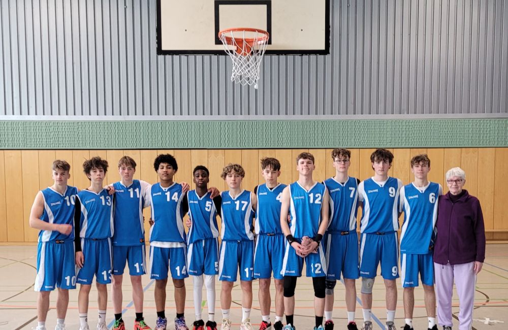 Gruppenfoto der männlichen U16-1 Basketballmannschaft der Brander Baskets vom Brander TV Aachen