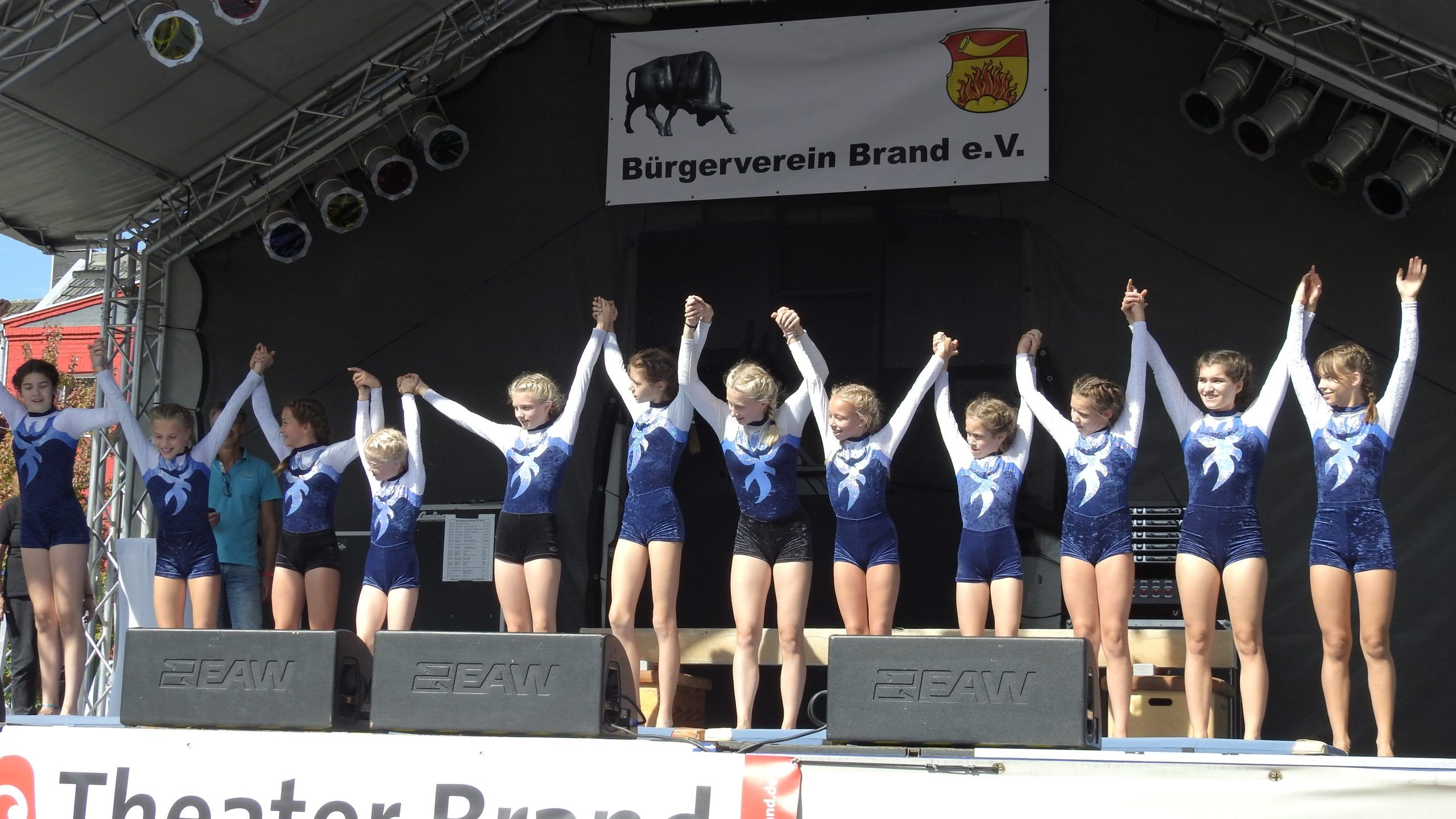 Turnerinnen des Brander TV nach ihrer Aufführung beim Tag der Vereine auf dem Brander Marktplatz.