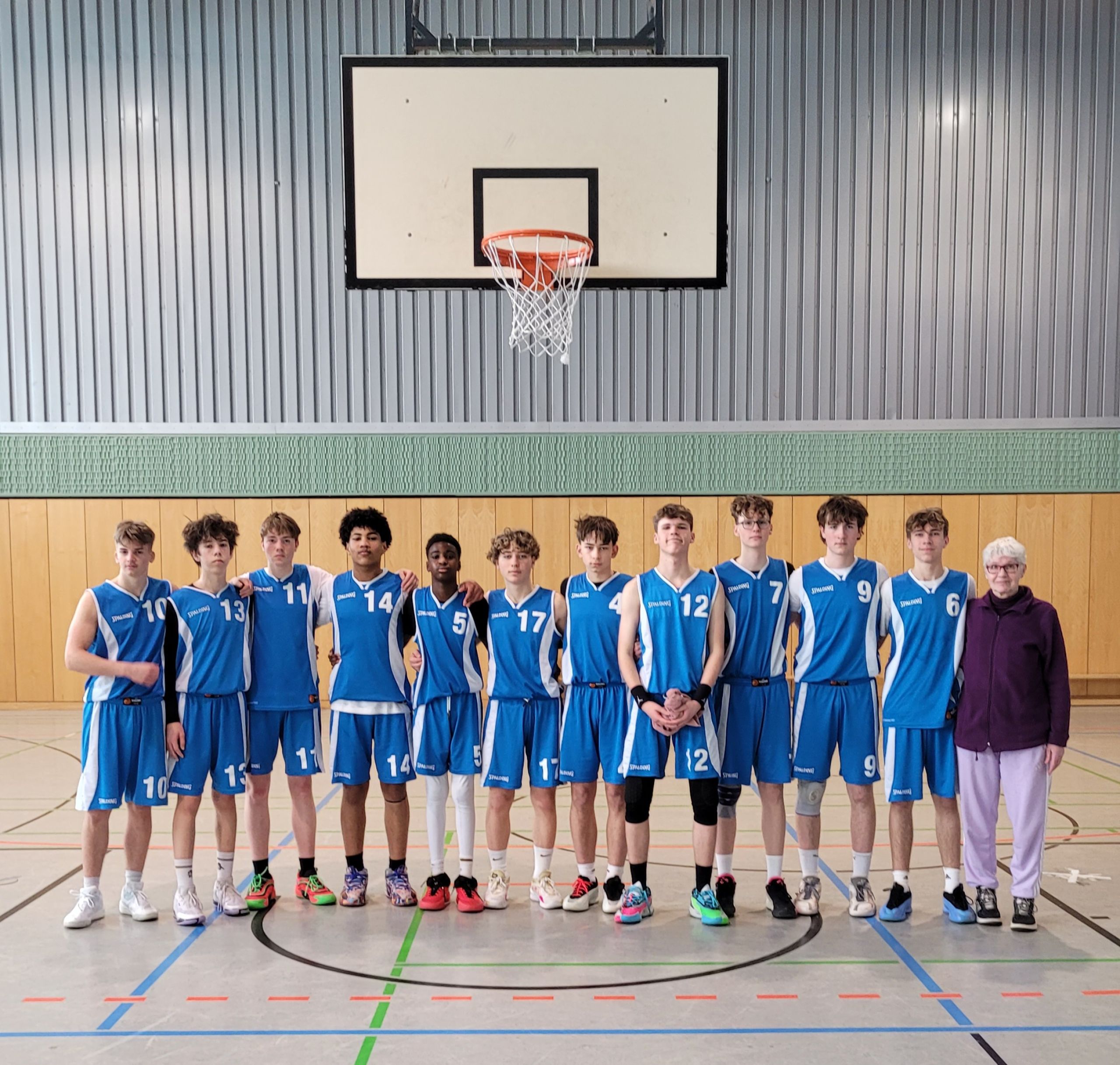 Gruppenfoto der männlichen U16-1 Basketballmannschaft der Brander Baskets vom Brander TV Aachen
