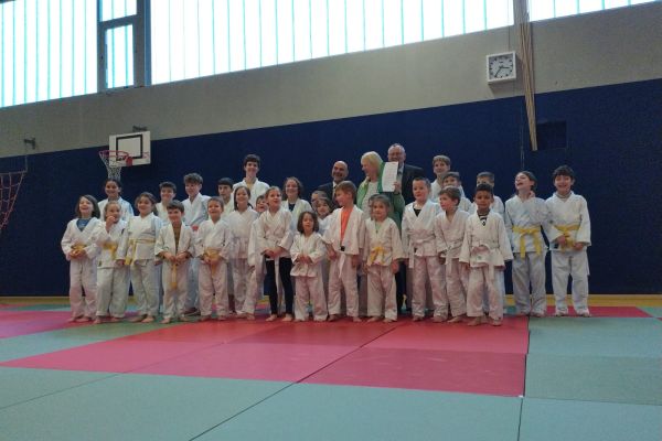 Karin Corsten bei der Verleihung der goldenen Ehrennadel.